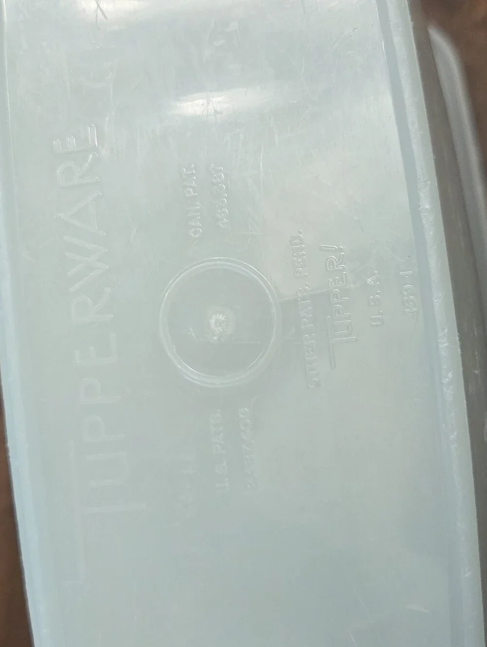 Vintage Tupperware Store & Pour Cereal Storage Container With Tan/Beige Lid